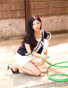 台风圈里的女人