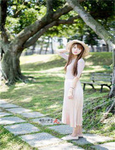 老师在办公室被躁得舒服视频
