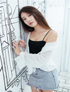 蜘蛛女梁铮